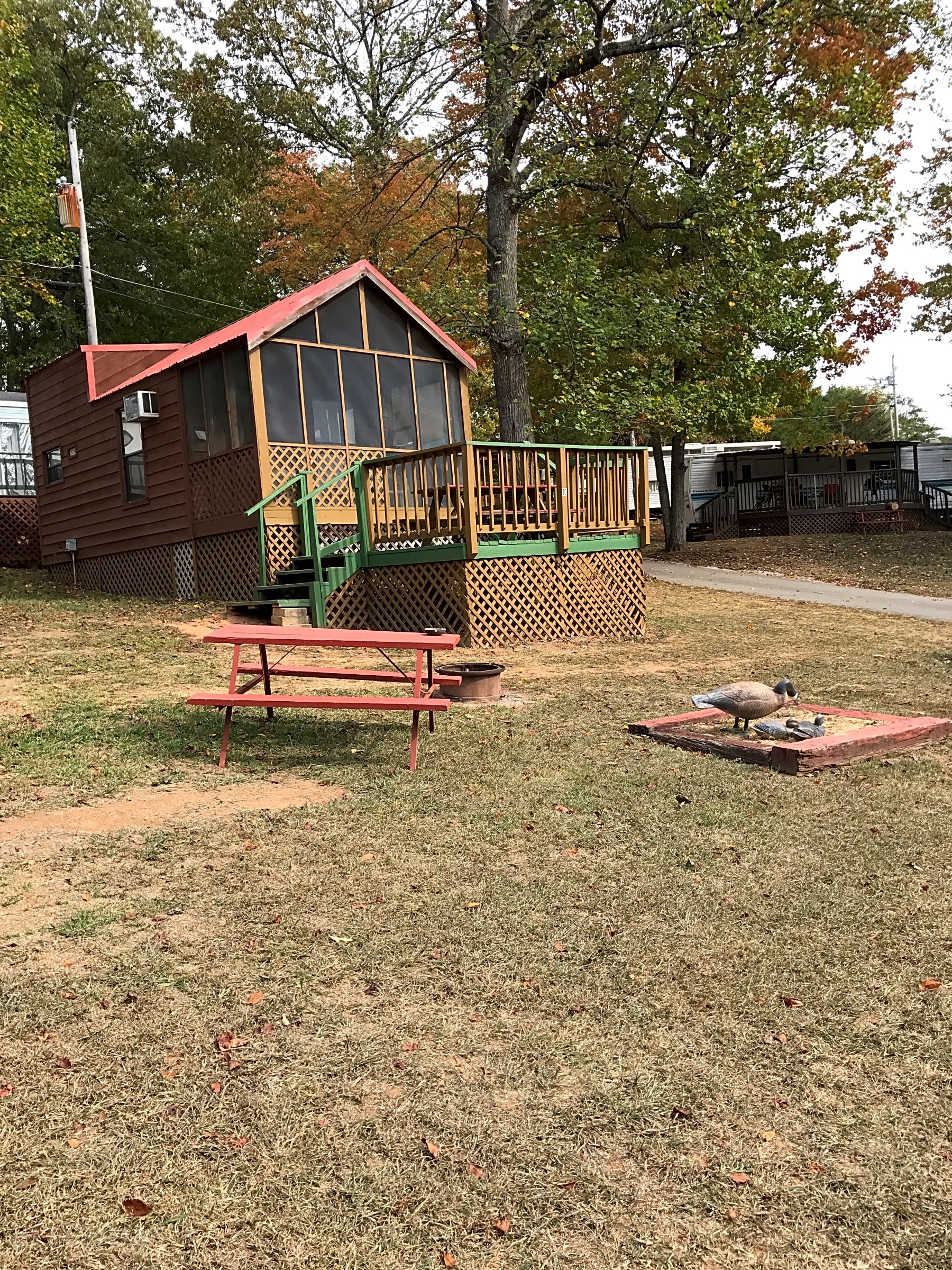 Mountain View Magic: Your Arkansas Adventure Awaits at the RV Park & Guest House Motel