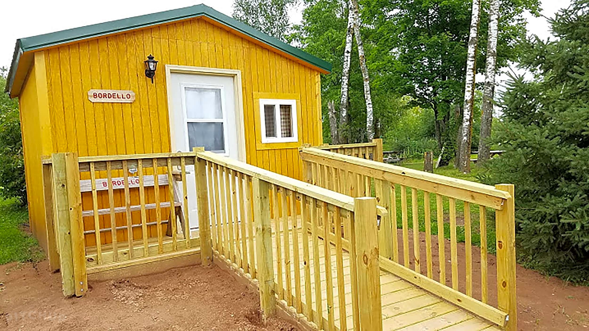 Two Creeks Campground, Sandstone Pitchup®