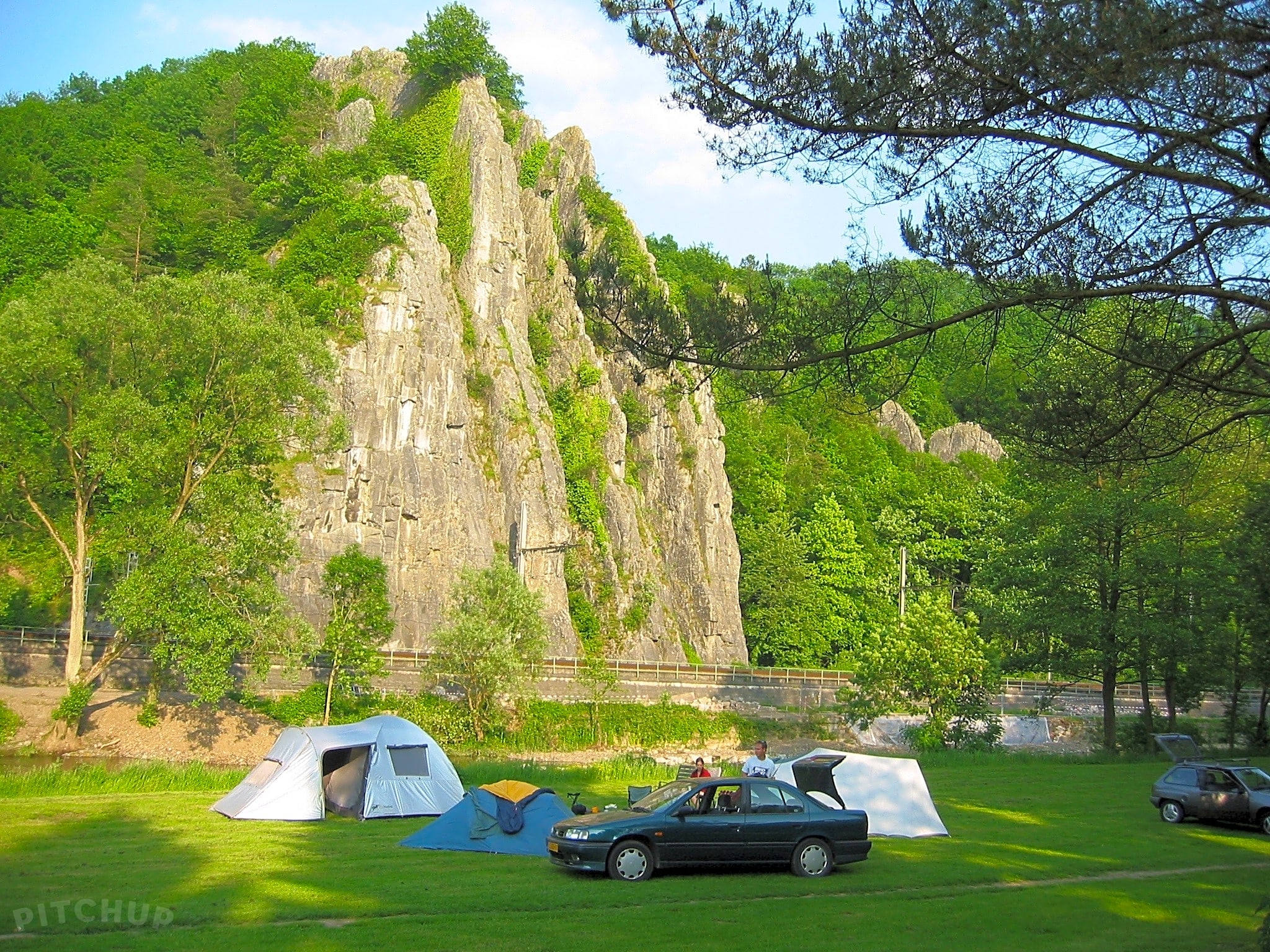 Camping Le Rocher de la Vierge, Comblain-La-Tour - Pitchup®