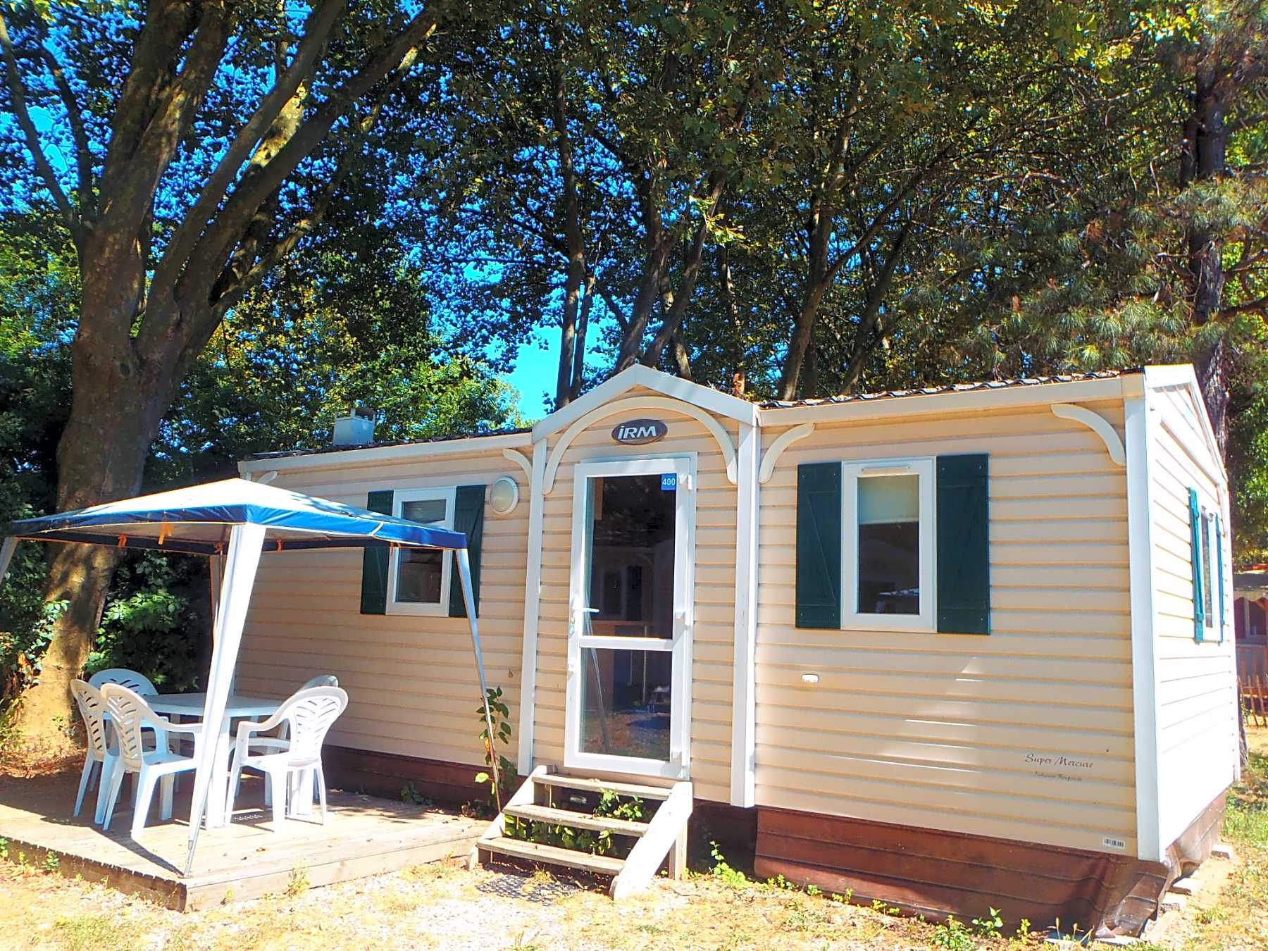 Find Static Caravan Sites and Caravan Holiday Parks in Paris Pitchup®