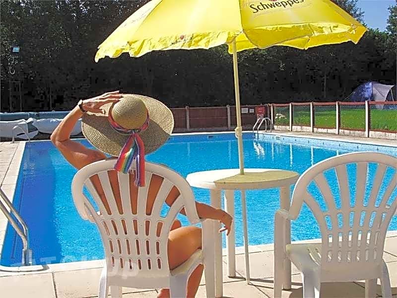 Naturist (nudist) Best Campsites in Charlwood, Surrey 2025