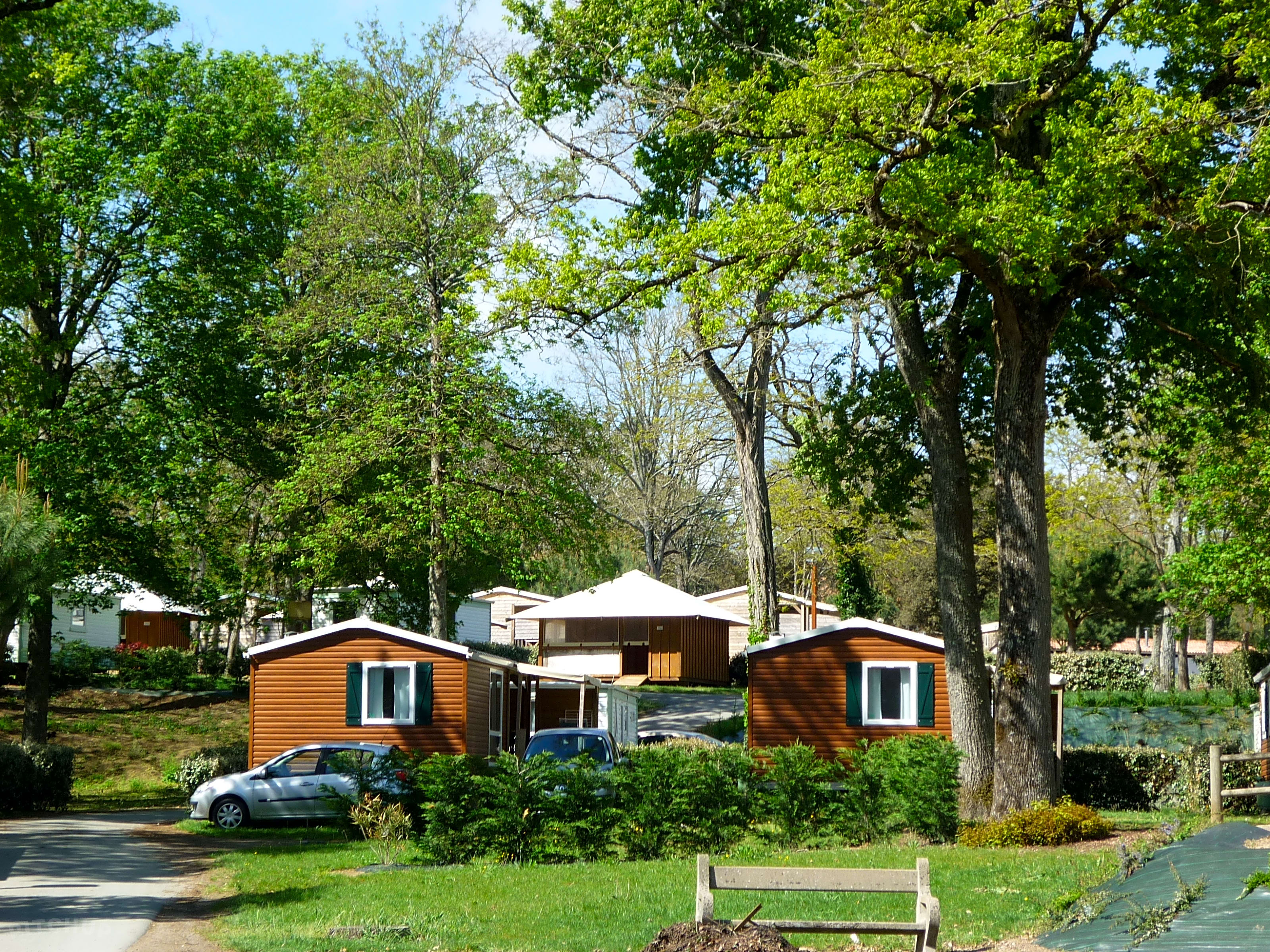 Camping Le Petit Rocher, LongevillesurMer Pitchup®