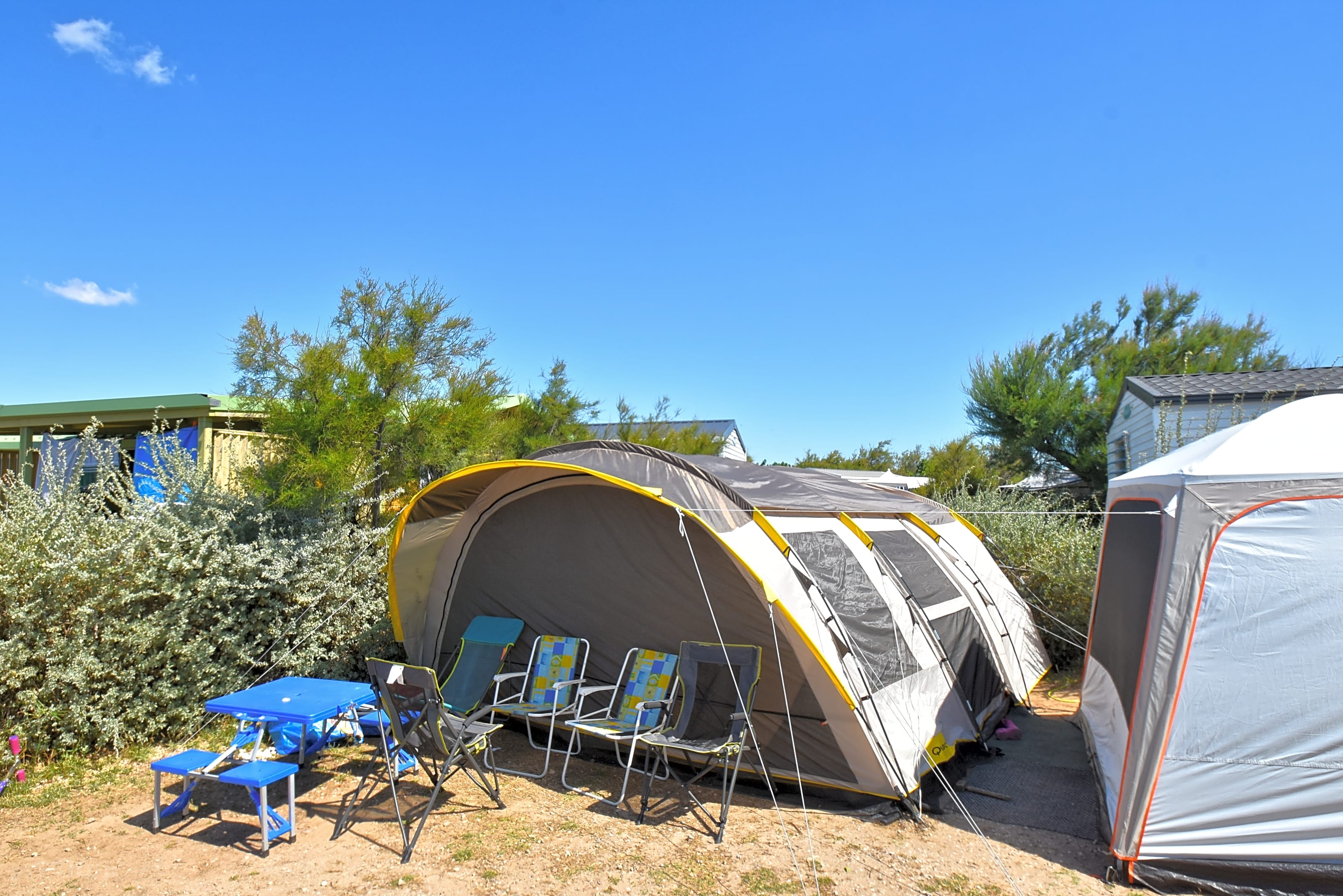 Camping Les Tamaris, Frontignan-Plage - Pitchup®