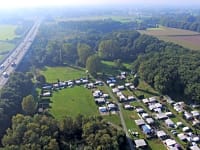 Op verharde ondergrond staplaats , elektriciteit optioneel