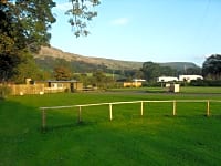 Parcel·la de gespa sense electricitat per a tenda de campanya o per a remolc tenda (2 places)