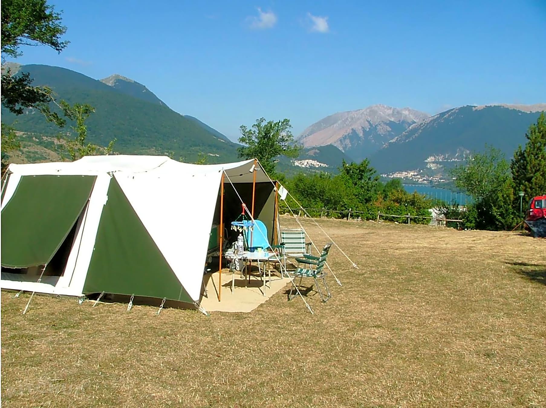 La camp. Кемпинг у Ладо Грузия координаты. Campeggio. Camping la Genese. Camping la Rubine.