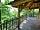 Les Cabanes des Benauges: Large shaded balcony