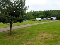 Parcel·la de terra i gespa sense electricitat per a tenda de campanya, per a remolc tenda o per a caravana