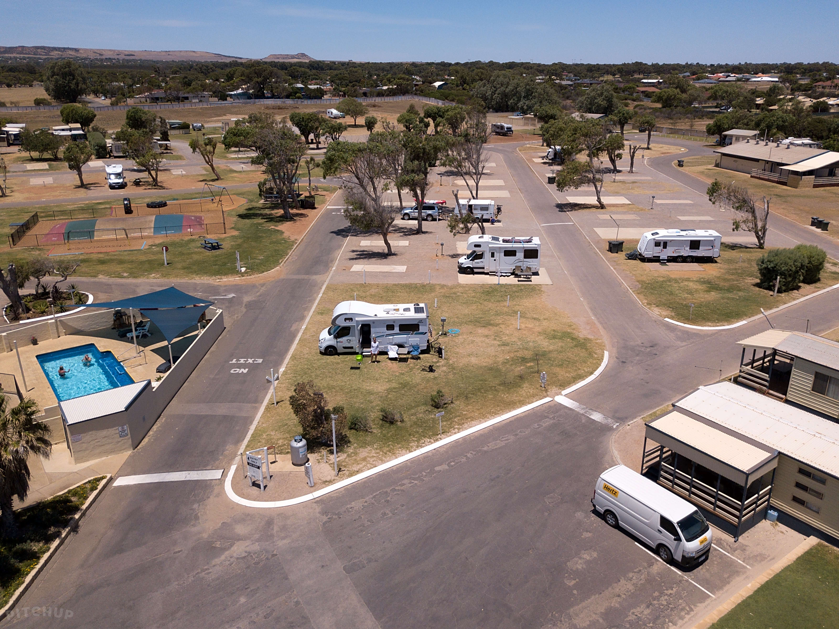 Sunset Beach Holiday Park, Geraldton Pitchup®