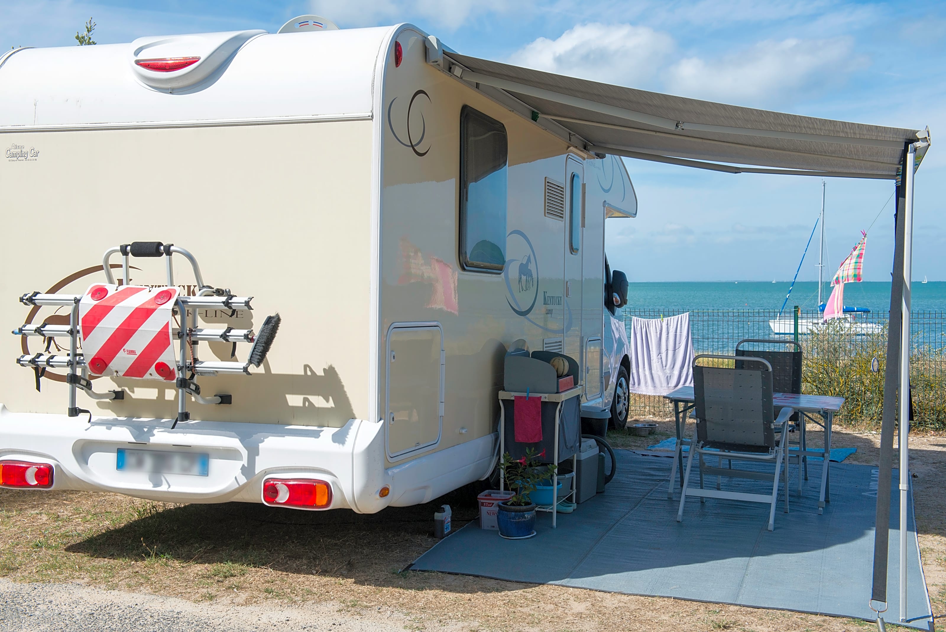 Camping Le Platin-La Redoute, Rivedoux-Plage, Charente-Maritime | Pitchup.com