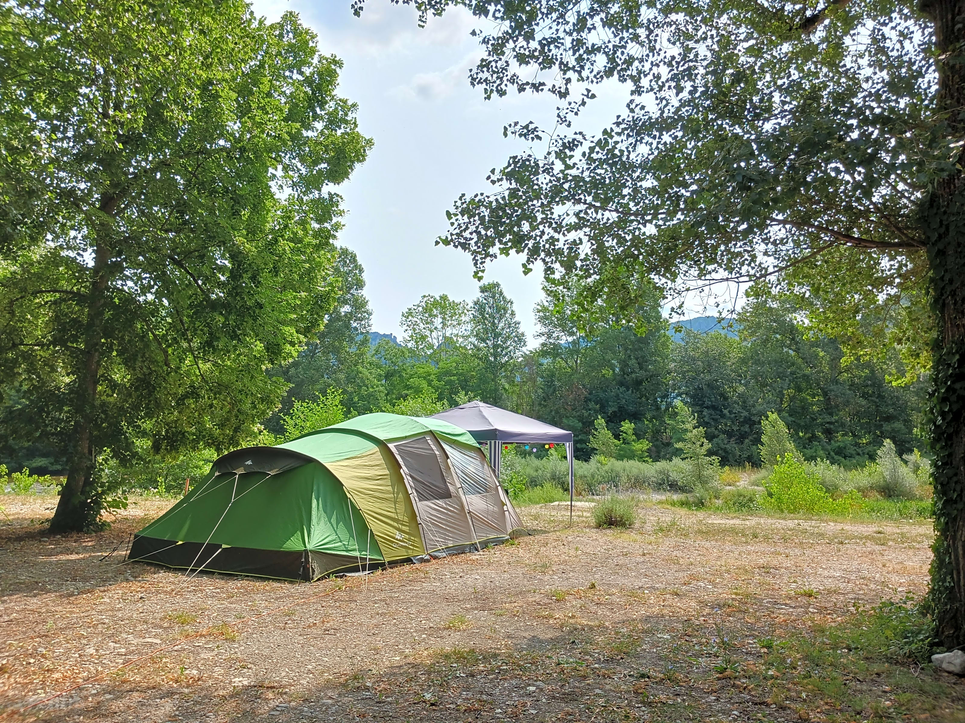 Aveyron : Trouvez des campings avec emplacement pour tente 2024 à partir de  10,00 €/nuit