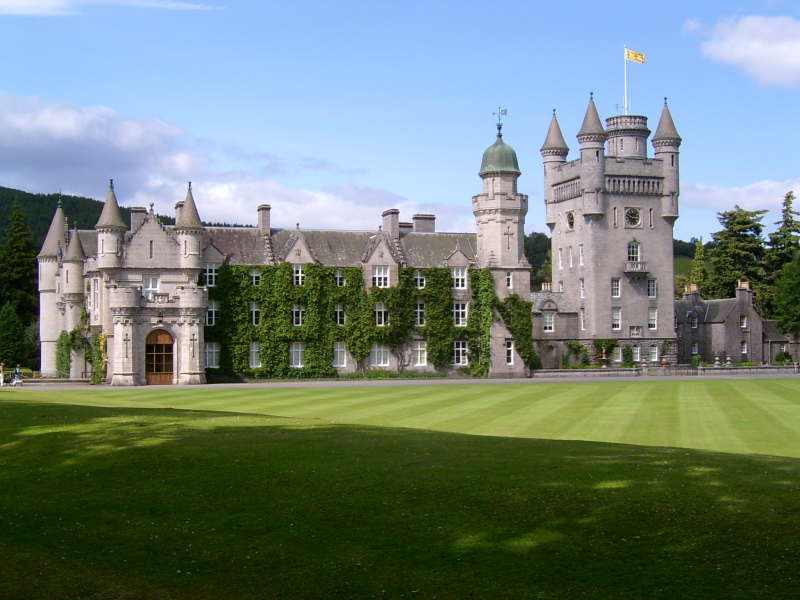 10 Locations From The Crown Season 3 Pitchup