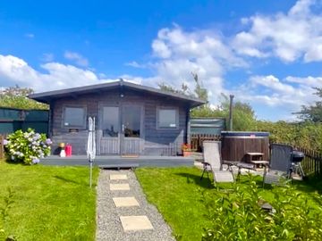 Dog-friendly glamping hut